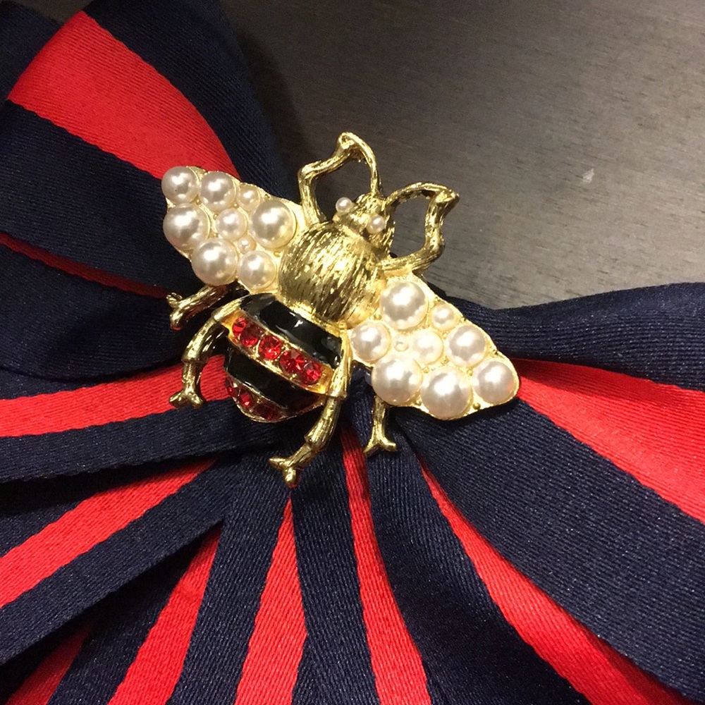 Beautiful Bee Brooch/Pin - Picture 2 of 7